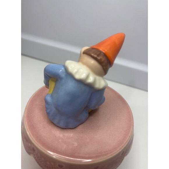 GOEBEL WEST GERMANY SITTING JESTER CLOWN FIGURINE 13906 3" - Picture 4 of 6